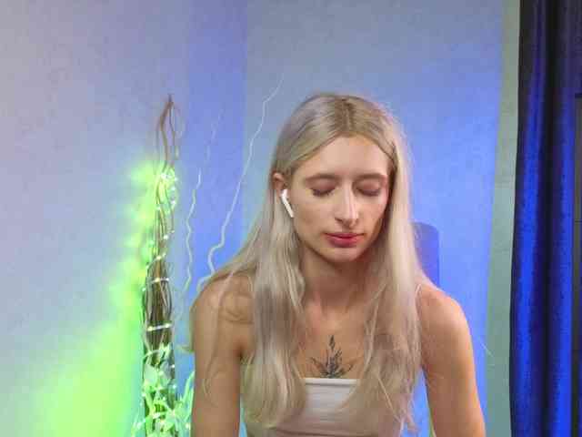 LuxuryBarbie webcam