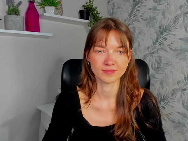 KiraBliss live cam on BongaCams