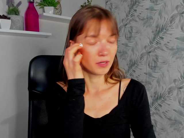 KiraBliss live cam on BongaCams