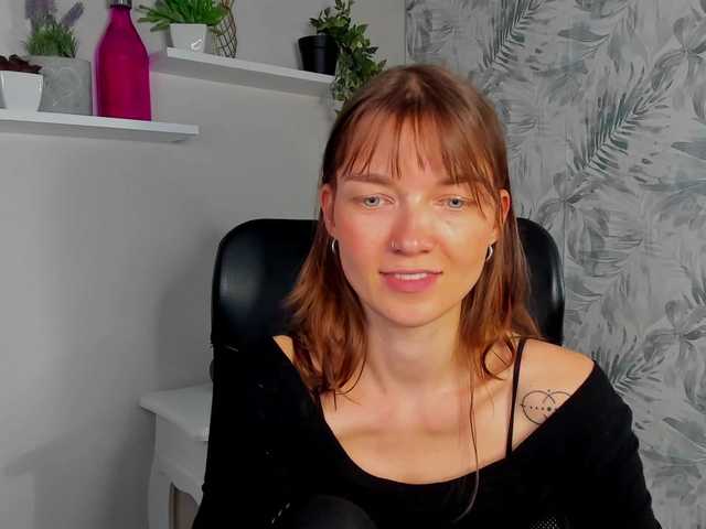 KiraBliss live cam on BongaCams