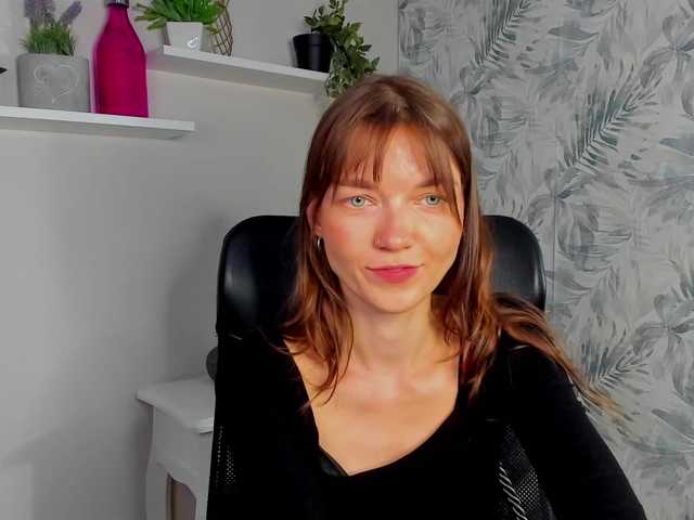 KiraBliss live cam on BongaCams