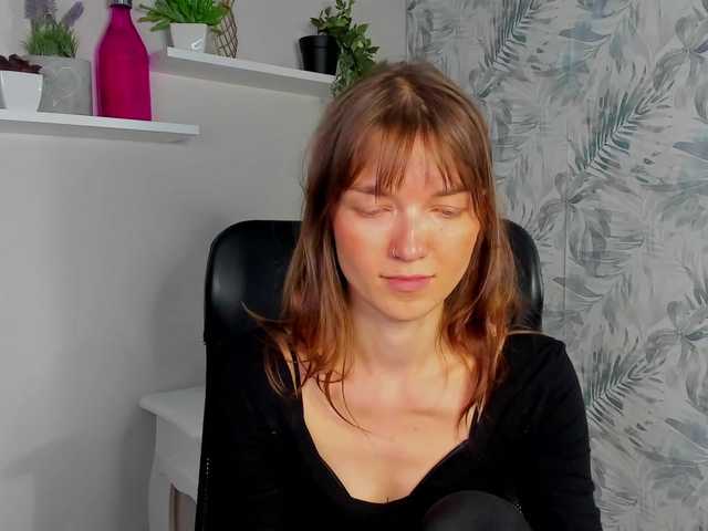 KiraBliss live cam on BongaCams