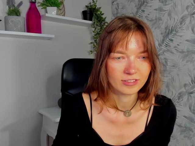 KiraBliss live cam on BongaCams