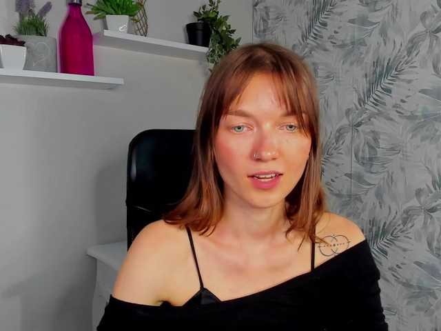 KiraBliss live cam on BongaCams