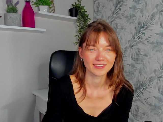 KiraBliss live cam on BongaCams