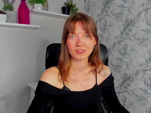 KiraBliss webcam