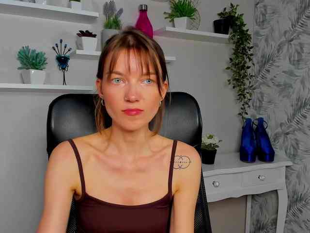 KiraBliss webcam
