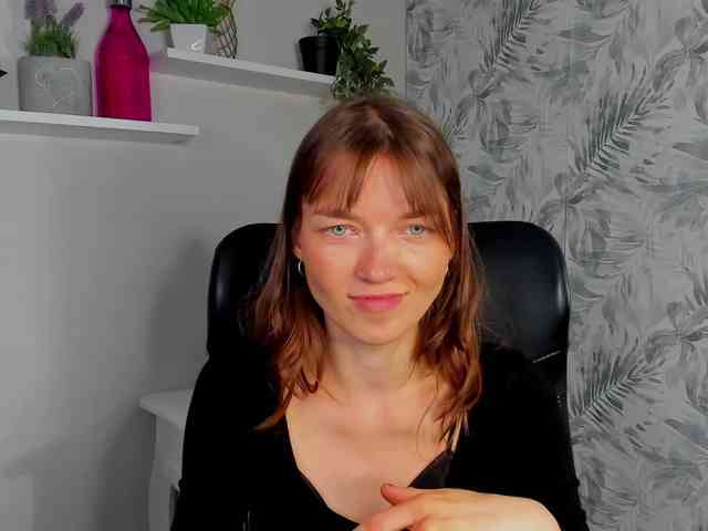 KiraBliss webcam