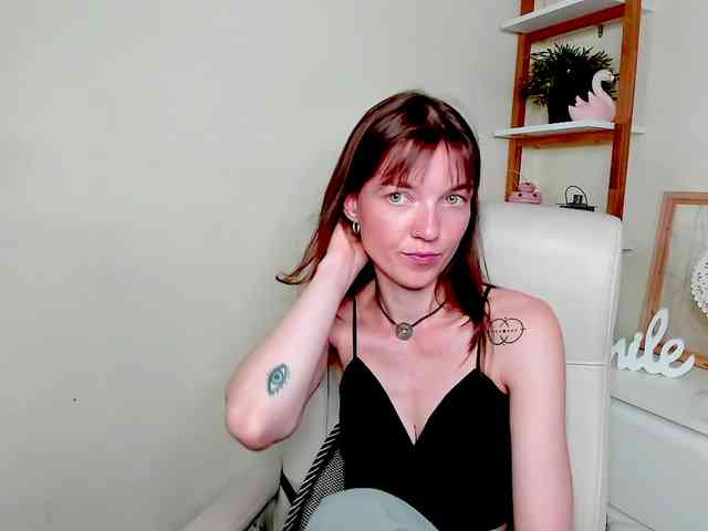 KiraBliss webcam