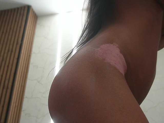 gloriaa-shine live cam on BongaCams