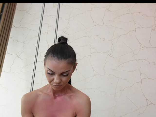 gloriaa-shine live cam on BongaCams