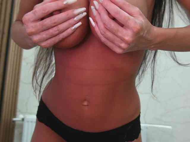gloriaa-shine webcam