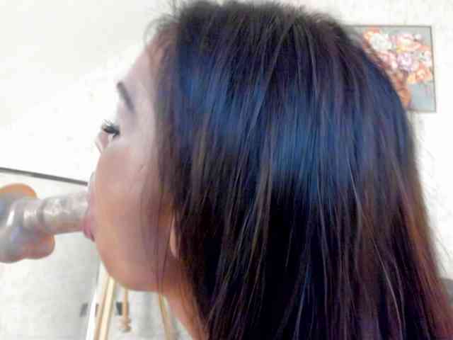 gloriaa-shine webcam