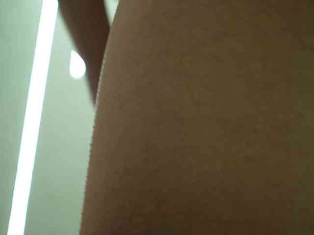 gloriaa-shine webcam