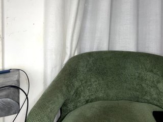 cravemeslowly255's Live Webcam