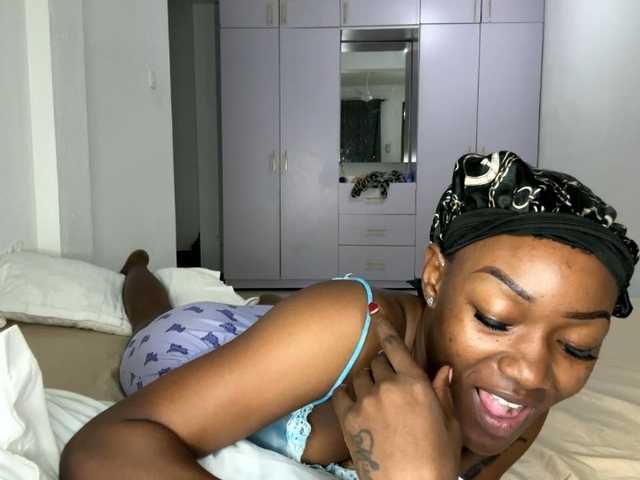 cravemeslowly255 live cam preview