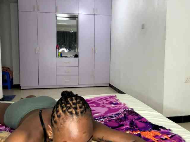 Model: cravemeslowly255