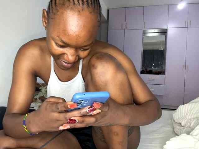 cravemeslowly255 Live Webcam on BongaCams