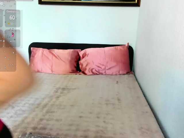 MiaPleasuree live cam on BongaCams