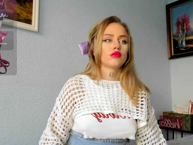 MiaPleasuree live cam on BongaCams
