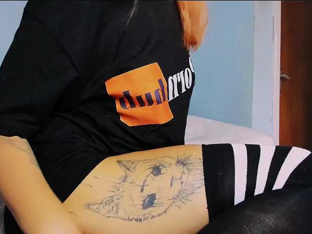 MiaPleasuree live cam on BongaCams