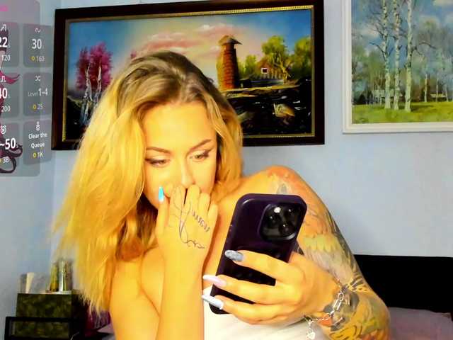 MiaPleasuree live cam on BongaCams