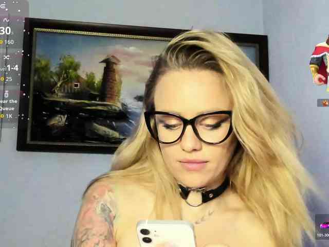 MiaPleasuree webcam