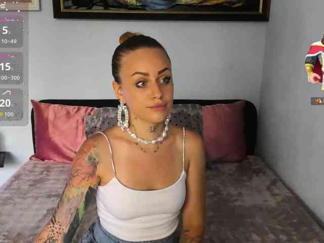 MiaPleasuree webcam