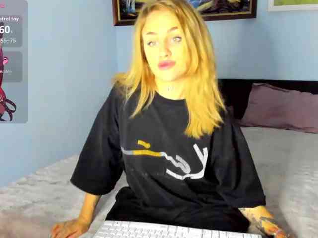 MiaPleasuree webcam