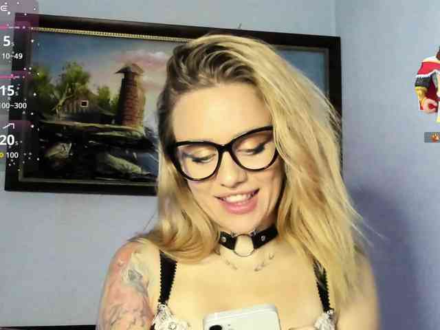 MiaPleasuree webcam