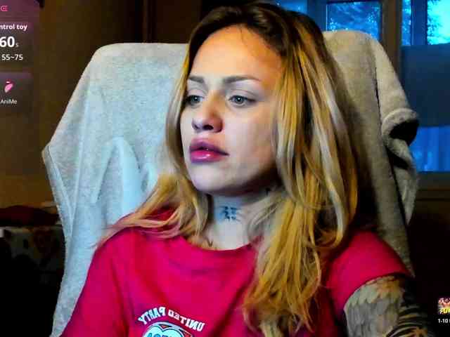 MiaPleasuree webcam