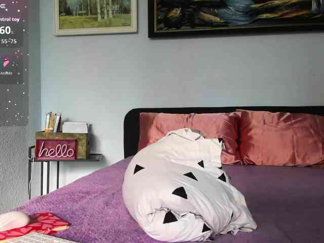 MiaPleasuree webcam