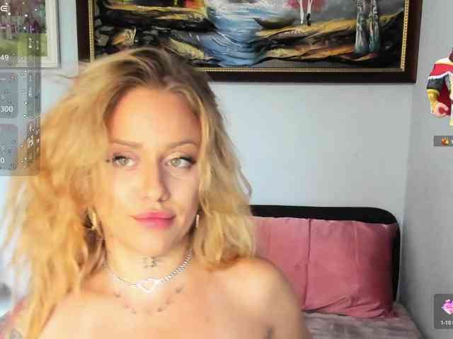 MiaPleasuree webcam