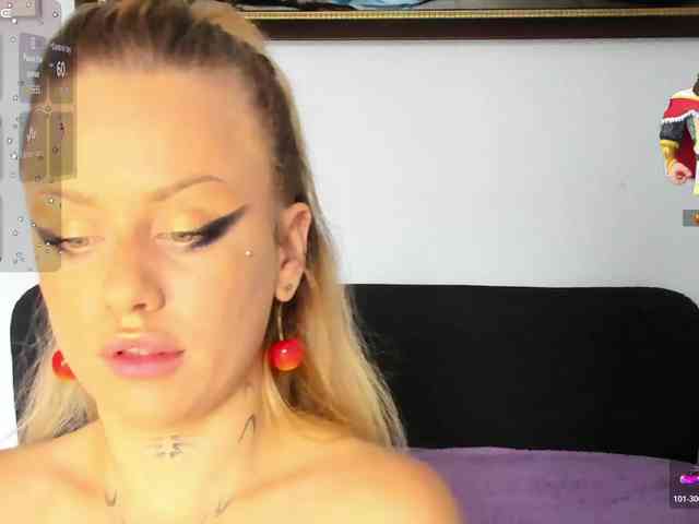 MiaPleasuree webcam
