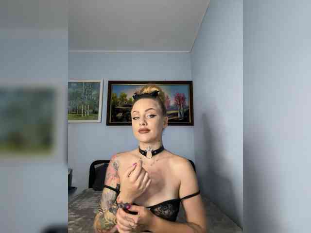 MiaPleasuree webcam