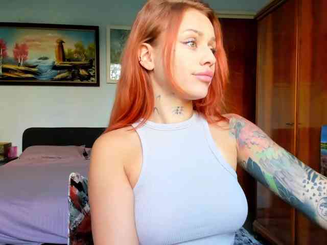 MiaPleasuree webcam