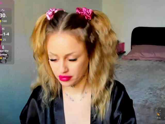 MiaPleasuree webcam