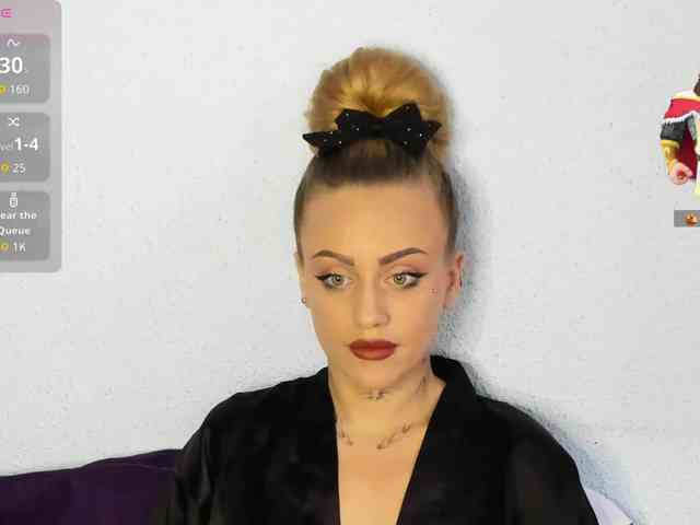 MiaPleasuree webcam