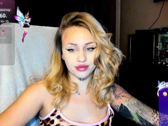MiaPleasuree webcam