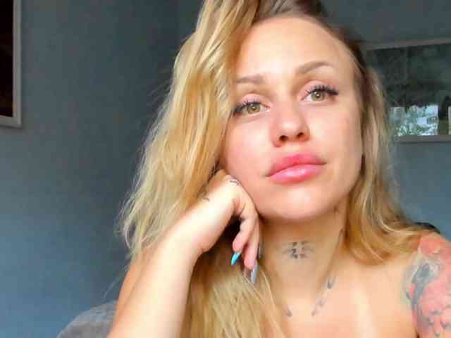 Modelo: MiaPleasuree