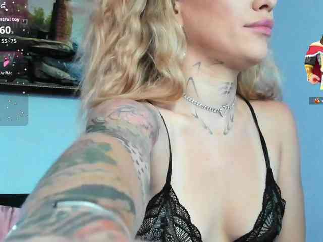 MiaPleasuree webcam