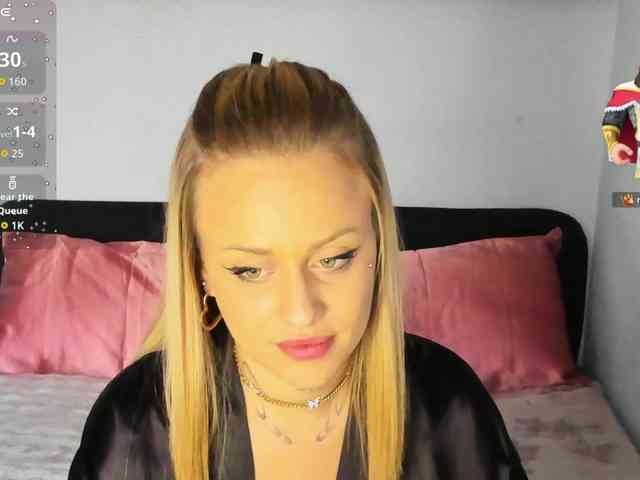 MiaPleasuree webcam