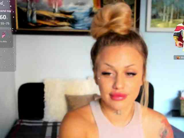 MiaPleasuree webcam