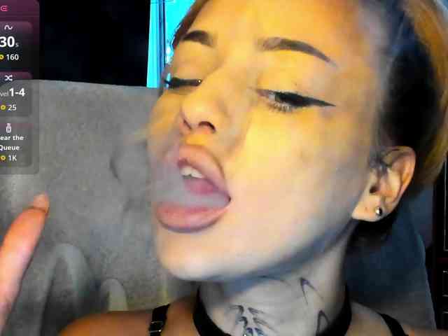 MiaPleasuree webcam