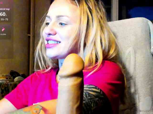 MiaPleasuree webcam