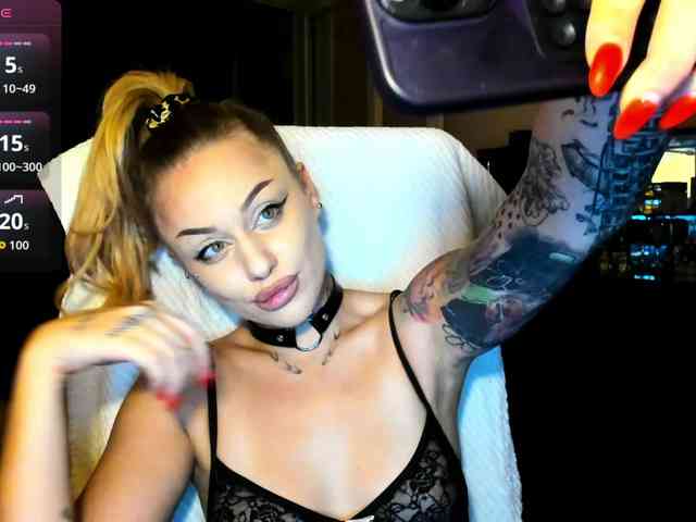 MiaPleasuree webcam