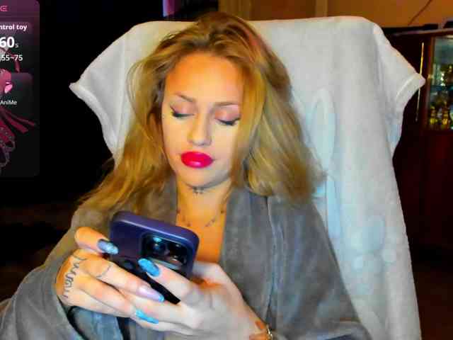 MiaPleasuree webcam