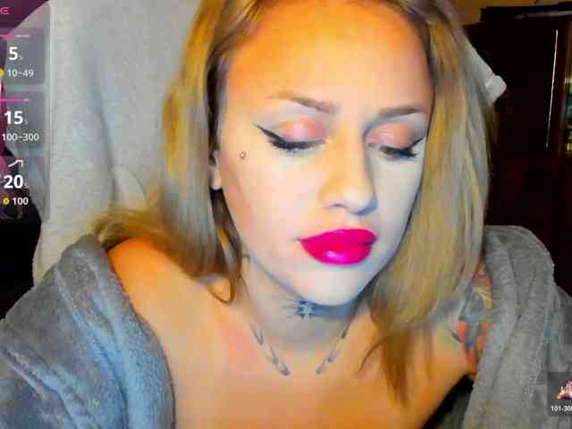 MiaPleasuree webcam