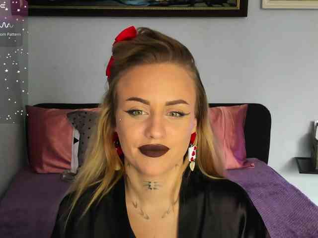MiaPleasuree webcam