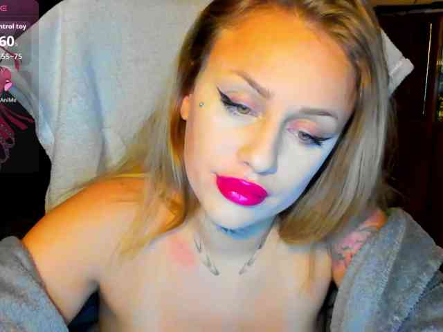 MiaPleasuree webcam